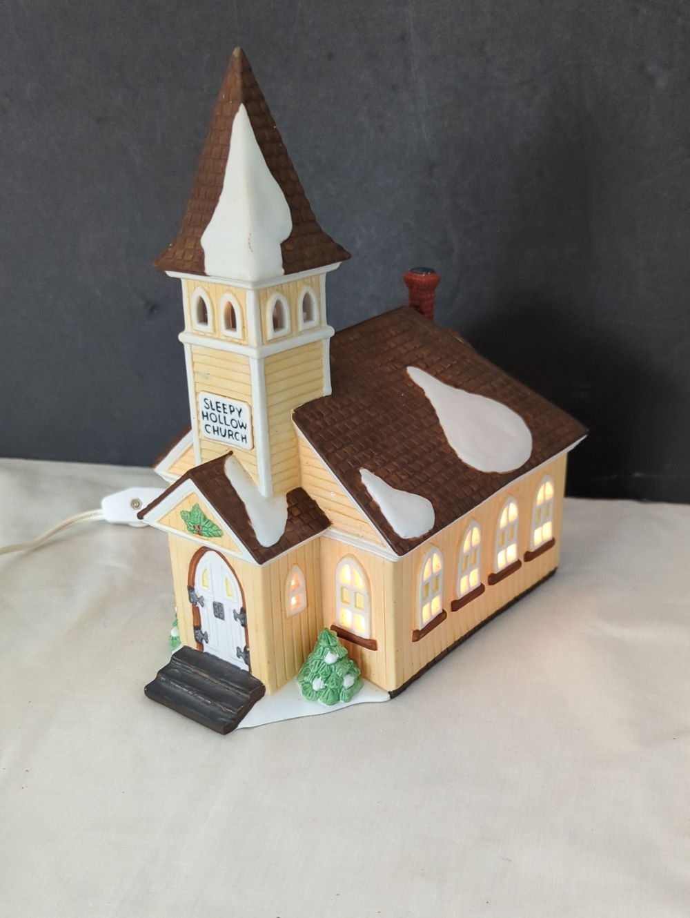 Dept. 56. 1990 New England Village Series.  Sleepy Hollow Church